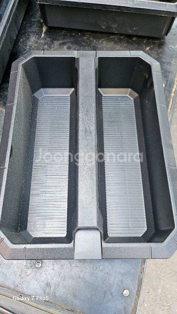 밀워키 쿨러백 팩아웃트레이 팝니다--3