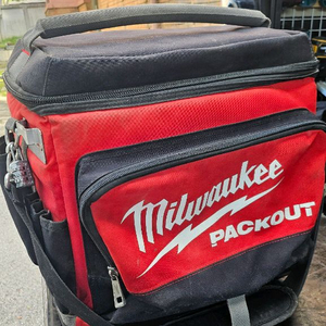 밀워키 쿨러백 팩아웃트레이 팝니다