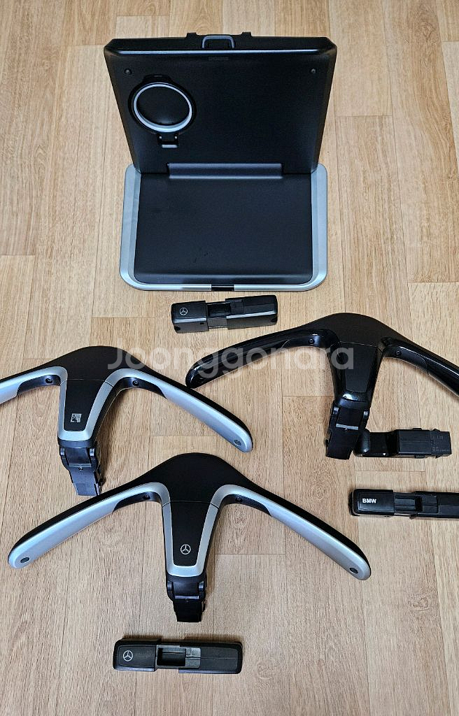 벤츠 BMW 순정 정품 옷걸이 테이블 등 거의새것--0