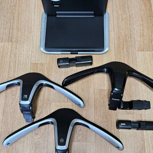벤츠 BMW 순정 정품 옷걸이 테이블 등 거의새것