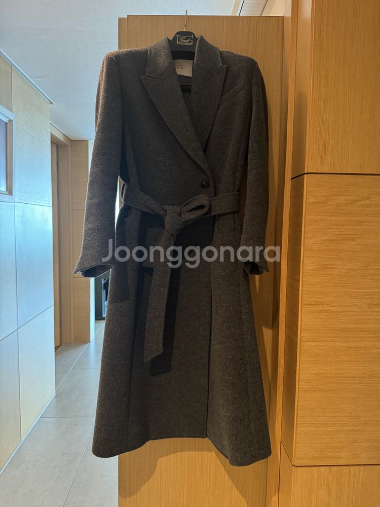 파사트패턴 캐시미어 벨티드 코트. 정가 55만원--1