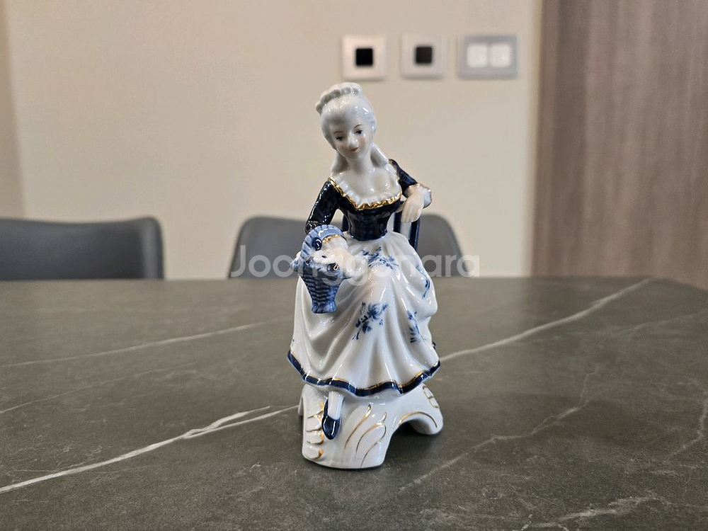 앤틱 도자기 인형--0