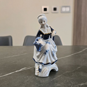 앤틱 도자기 인형