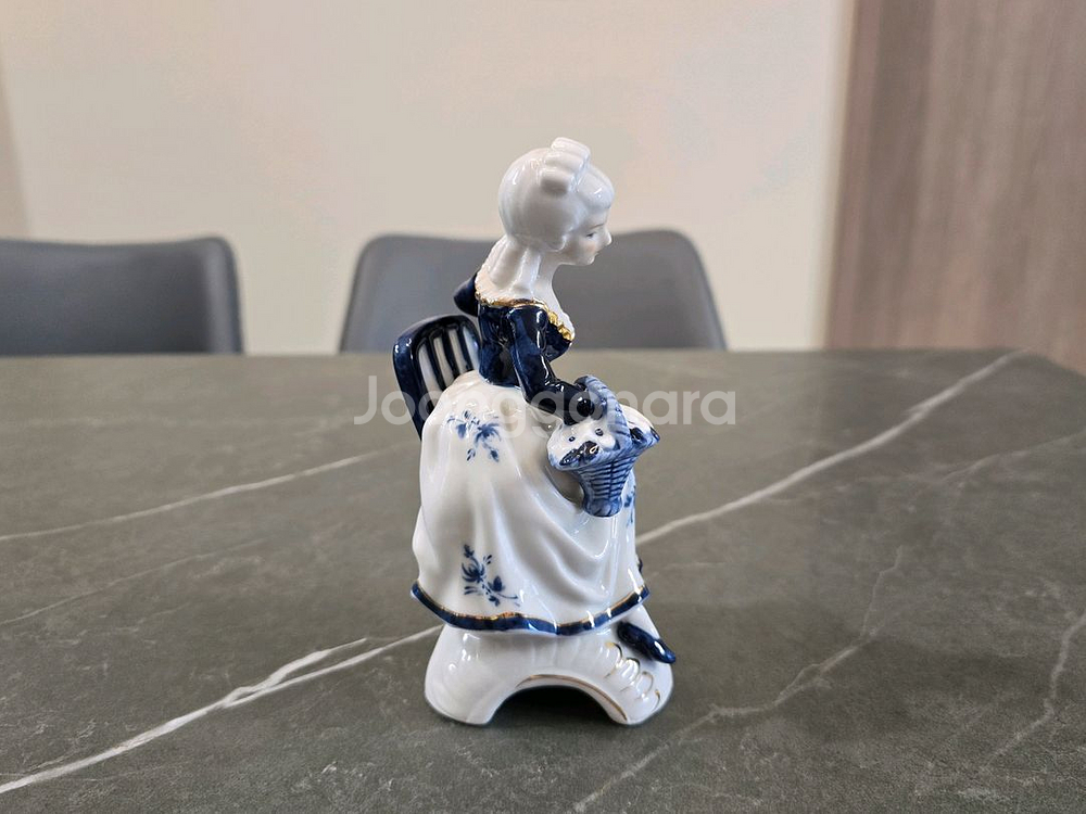 앤틱 도자기 인형--3