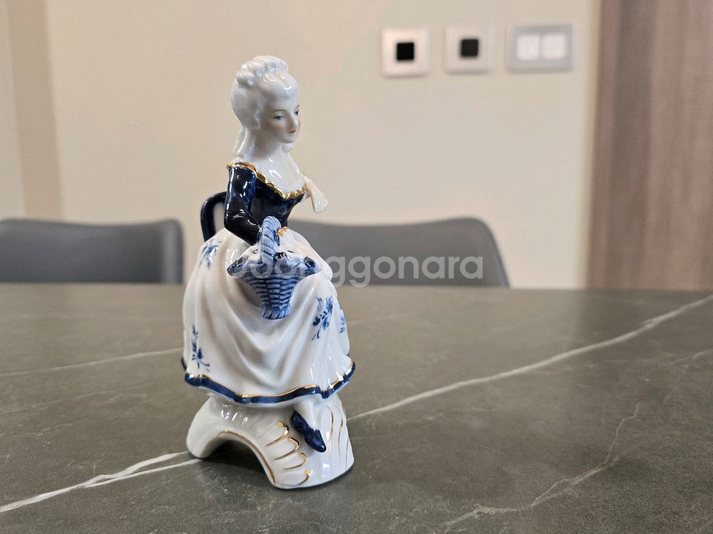 앤틱 도자기 인형--6