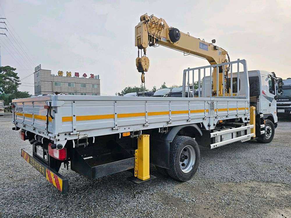 5톤카고크레인 파비스카고크레인 수산중공업736 이미지