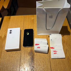 아이폰 16 화이트 128GB + 애플케어 27. 06