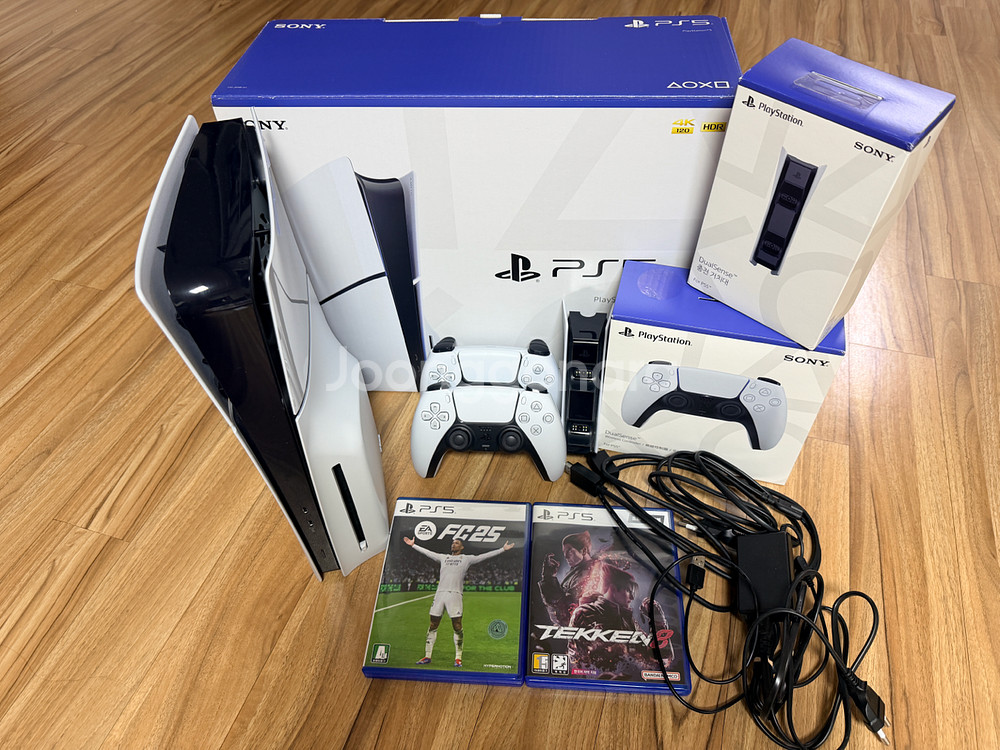 PS5디스크에디션 풀세트. 피파25,철권8CD포함--0
