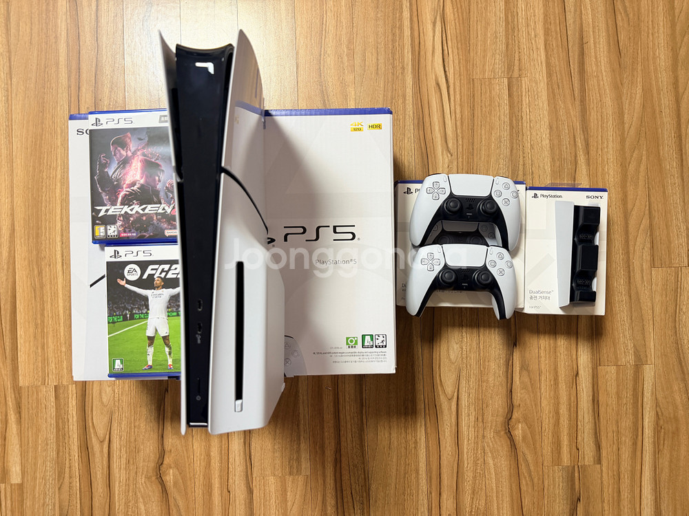 PS5디스크에디션 풀세트. 피파25,철권8CD포함--1
