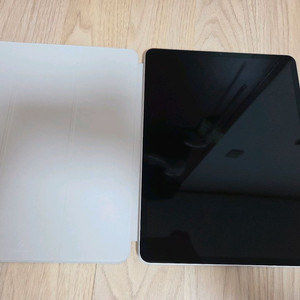 아이패드프로4세대12.9 128G wifi 팝니당!
