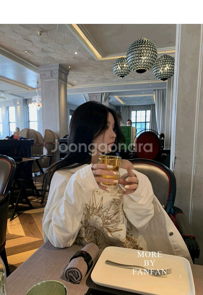 자수 디테일 화이트데님 청 자켓 수입의류--9