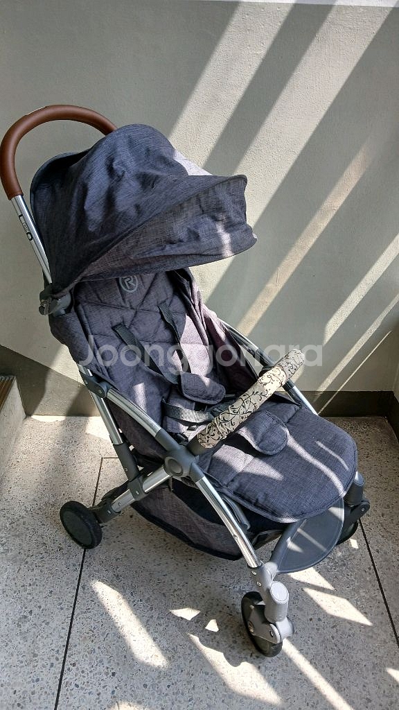 최고급 명품 초경량 기내반입 유모차 리안. 순식간에 접--2