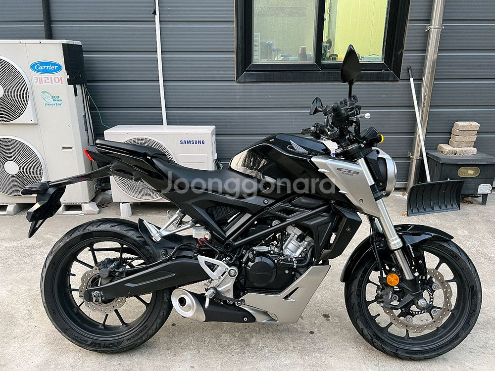19년식 혼다 CB125R 블랙 판매--0