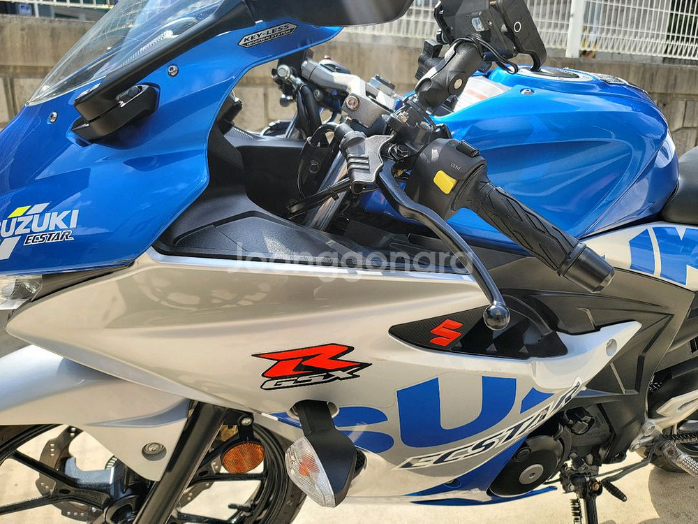 21년식 스즈키 GSX-R125 블루 판매--7