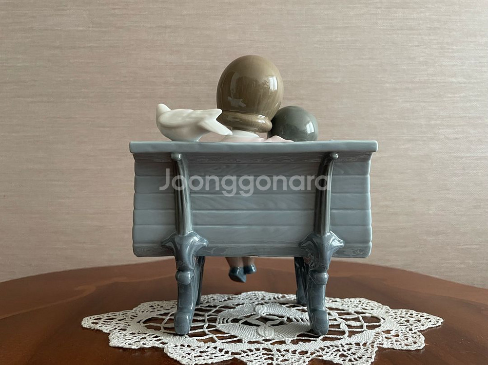 야드로 Surrounded by Love #6446--1