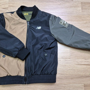 뉴발란스키즈 리버시블 봄버자켓 110사이즈