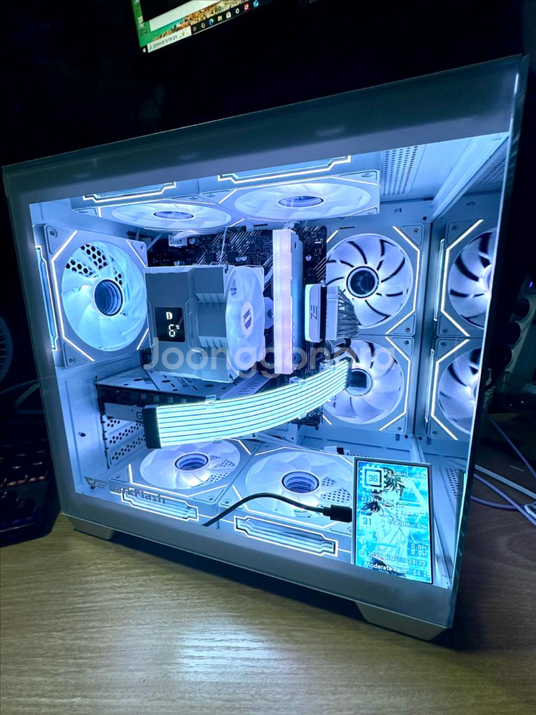 데스크탑 PC 컴퓨터 팝니다. 게이밍·영상편집·화이트--3