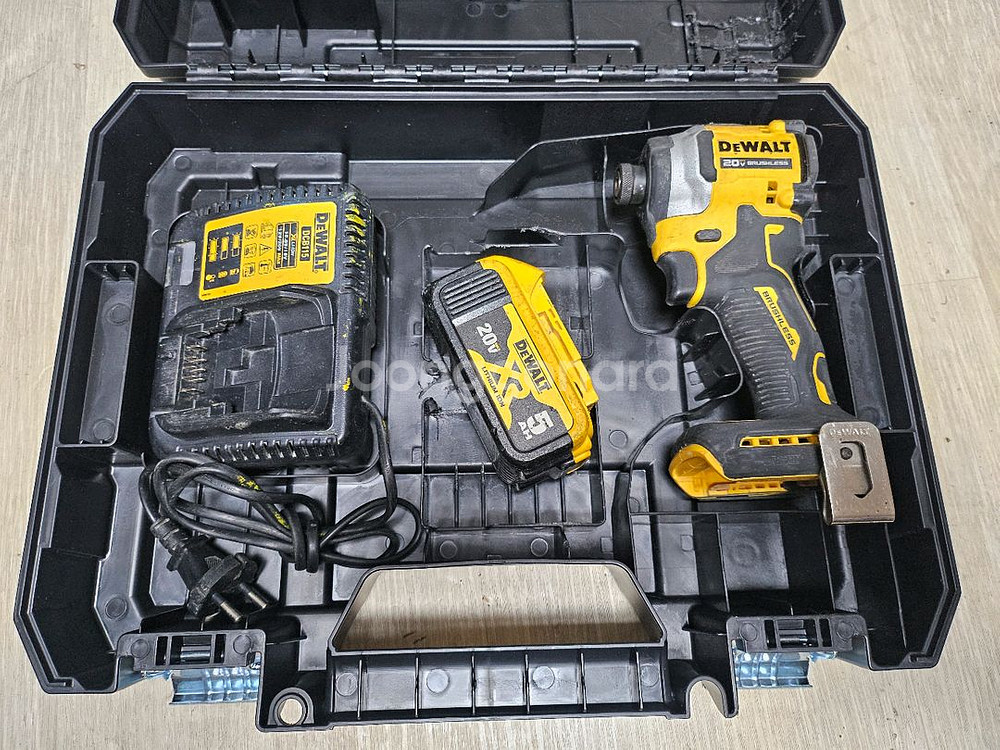 디월트 브러쉬리스 충전 임팩 드라이버 드릴 세트--0