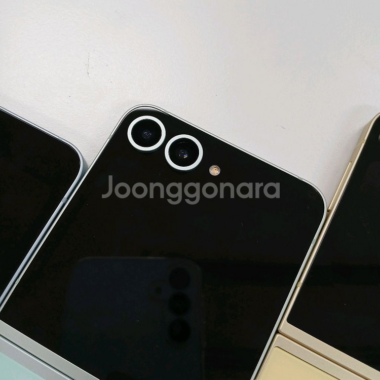 전시용 자급제 새폰 갤럭시Z플립6 256기가공기계퀵가능--6