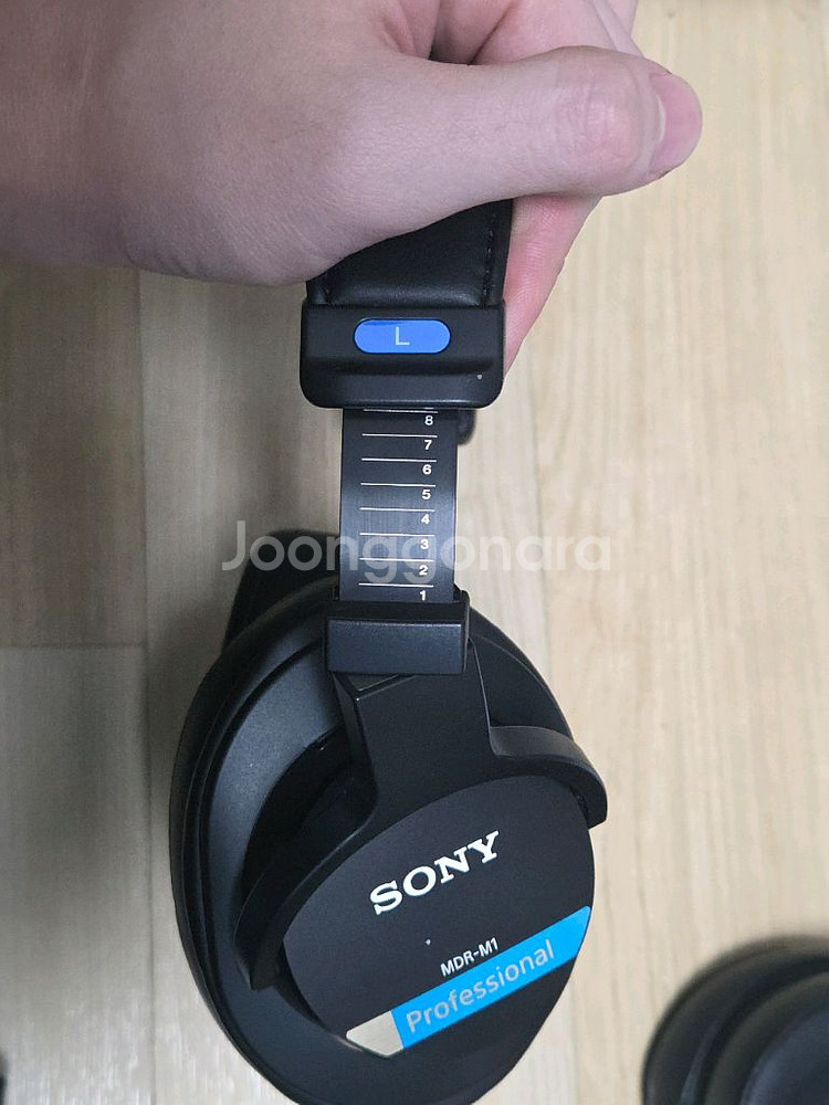 소니 MDR- M1 헤드폰 판매--5