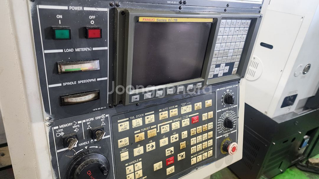 현대위아 6인치 CNC선반 SKT-100--1