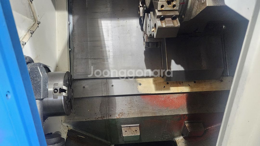 현대위아 6인치 CNC선반 SKT-100--2