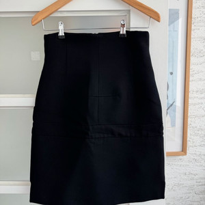 지방시(Givenchy) 블랙 울 스커트 36사이즈