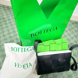 보테카베네타 카세트백 신동급