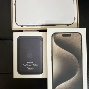아이폰 15프로 내추럴 티타늄 256gb 리퍼 새제품