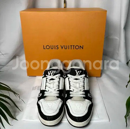 [정품] 루이비통 LV 트레이너 스니커즈--1