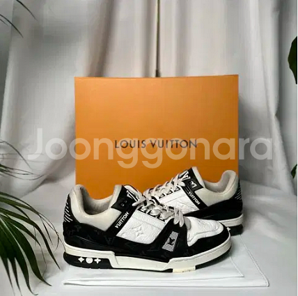 [정품] 루이비통 LV 트레이너 스니커즈--2