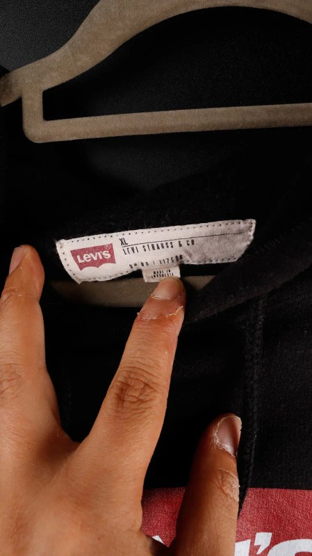 [L] 리바이스 검정 후드티--1