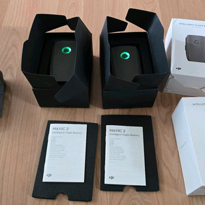 DJI 매빅 2 배터리 및 멀티충전기 팝니다