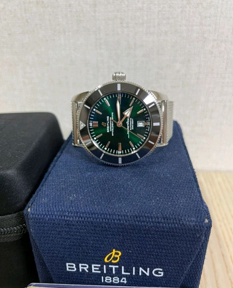 브라이틀링 슈퍼오션 헤리티지 46 녹판 24년구매--1