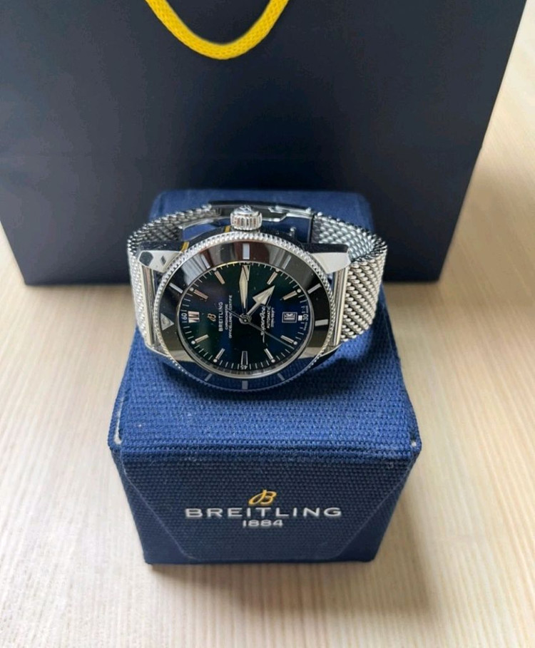 브라이틀링 슈퍼오션 헤리티지 46 녹판 24년구매--4