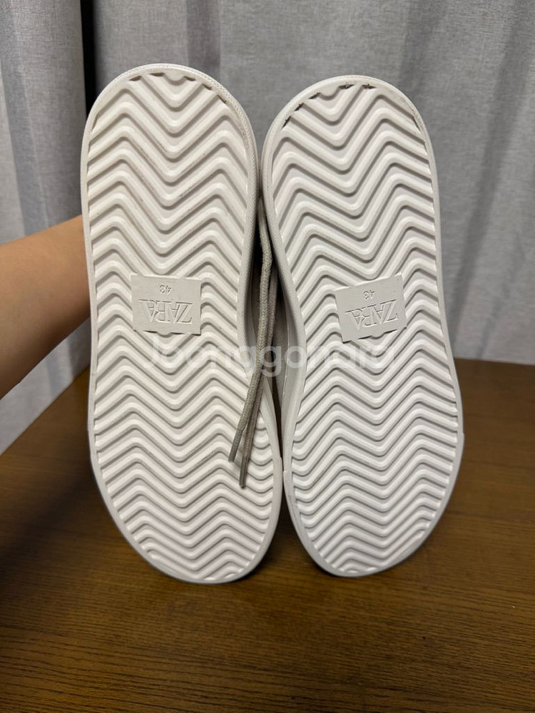 자라 스웨이드 스니커즈 EUR43사이즈--4