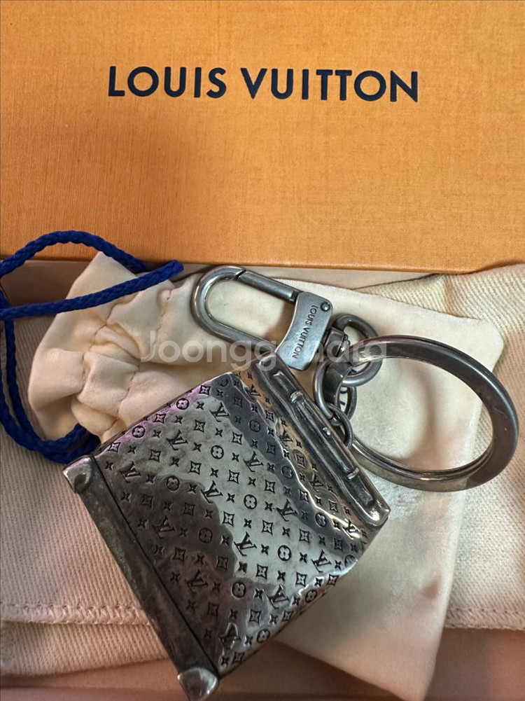 루이비통 백팩 은장 키링--0