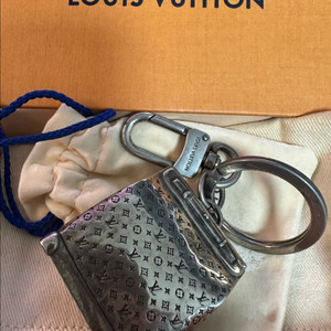 루이비통 백팩 은장 키링