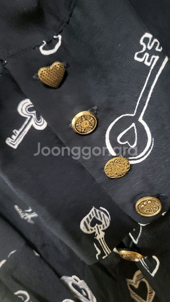 자라 하트 컬랙션 크롭 블라우스--2