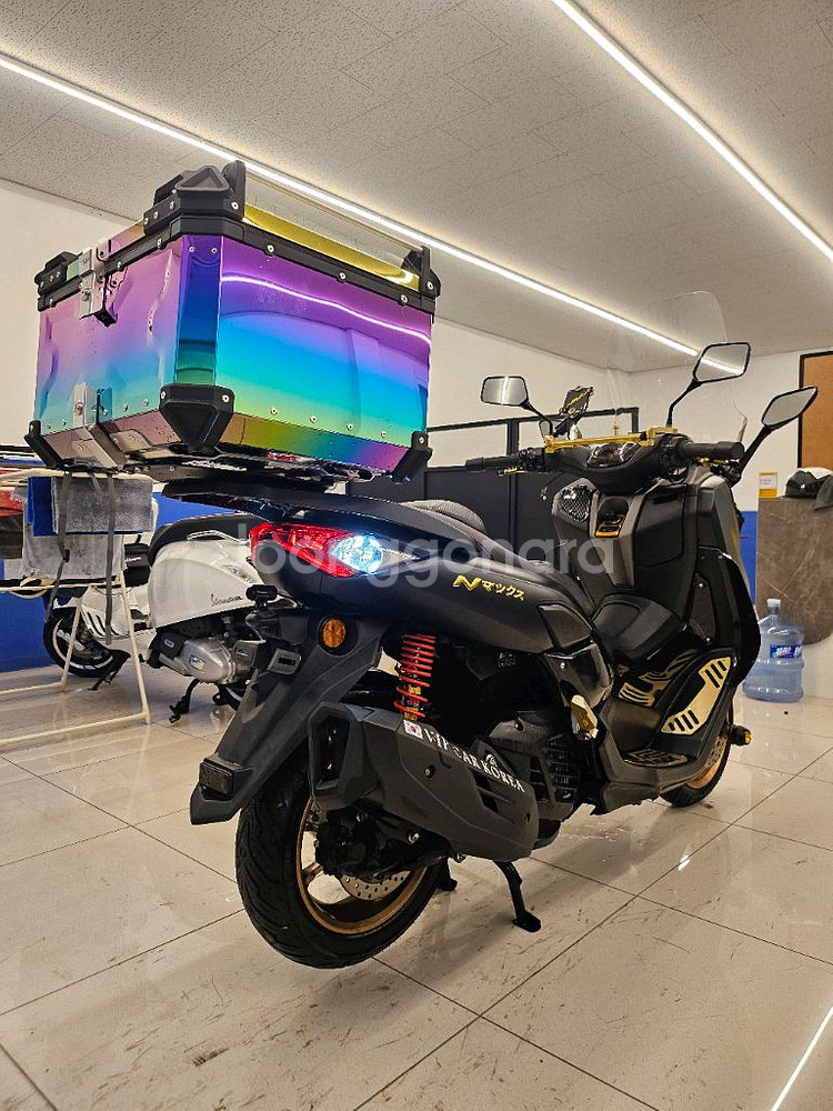 튜닝 잘된 nmax125 24년식 빠르게 팝니다!--5