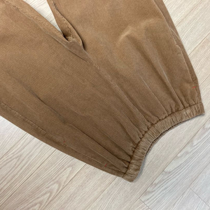 넉넉한 골덴바지