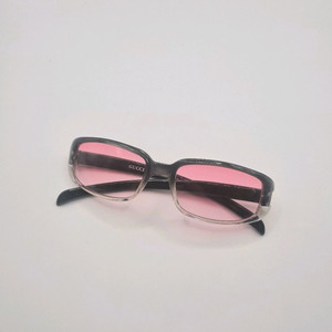 데드스탁 구찌 선글라스입니다