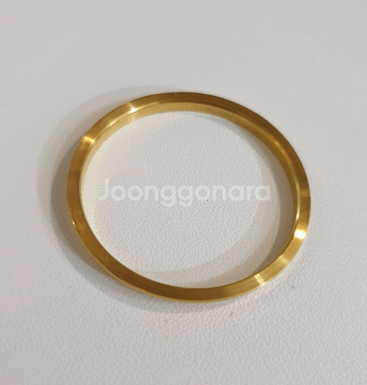 18K 옐로우골드 36mm 플루티드 시계 베젤--2
