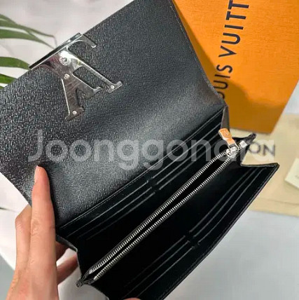 [정품]루이비통 에피 블랙 장지갑(연휴할인)--3