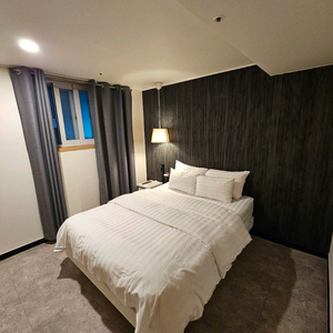 호텔 집기 정리합니다 (32객실) 침대프레임, 테이블,