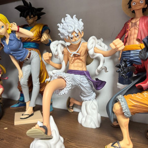 그란디스타 원피스 루피 기어5 니카 피규어