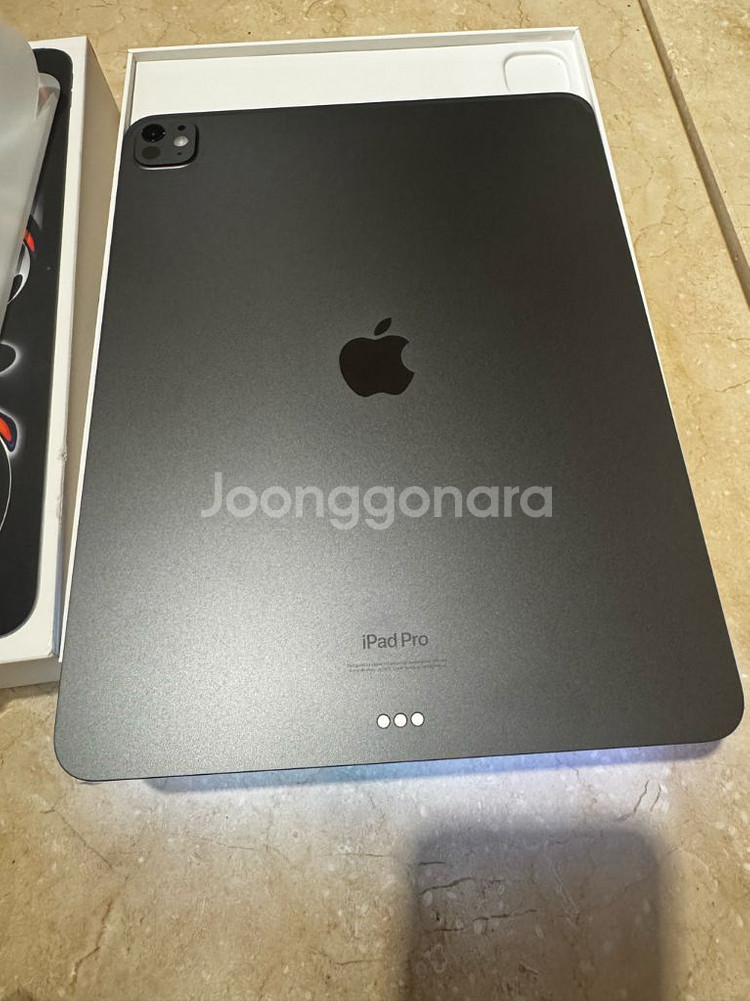 아이패드프로 m4 13인치 256gb wifi 팝니다--3