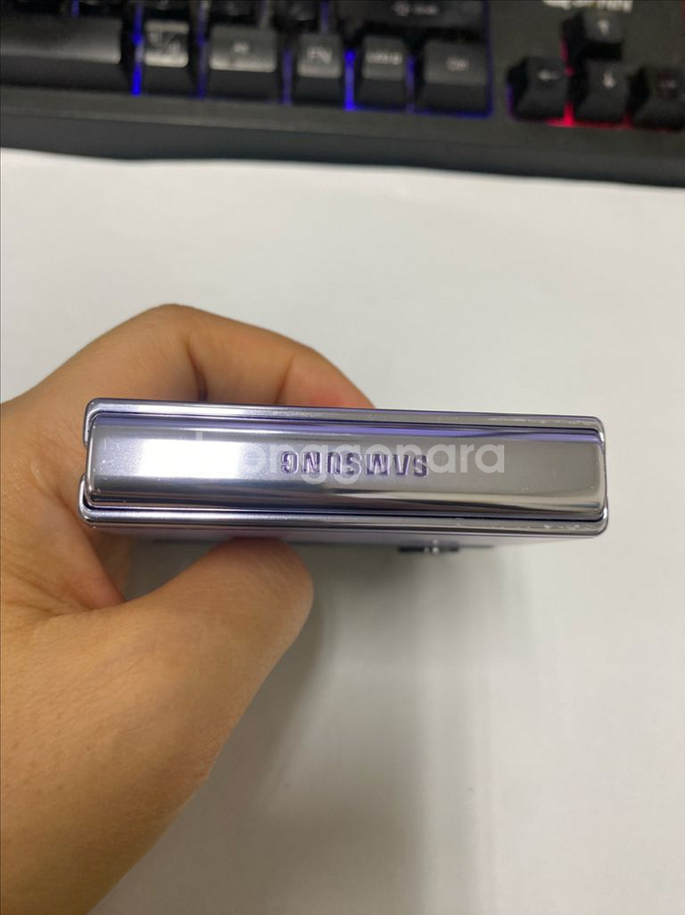 SK 갤럭시Z플립4 퍼플 외관AA급 256GB 무잔상급--6