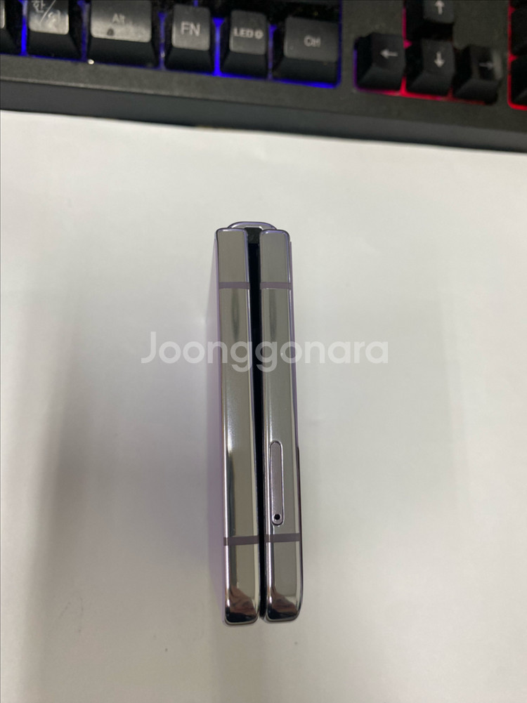 SK 갤럭시Z플립4 퍼플 외관AA급 256GB 무잔상급--5
