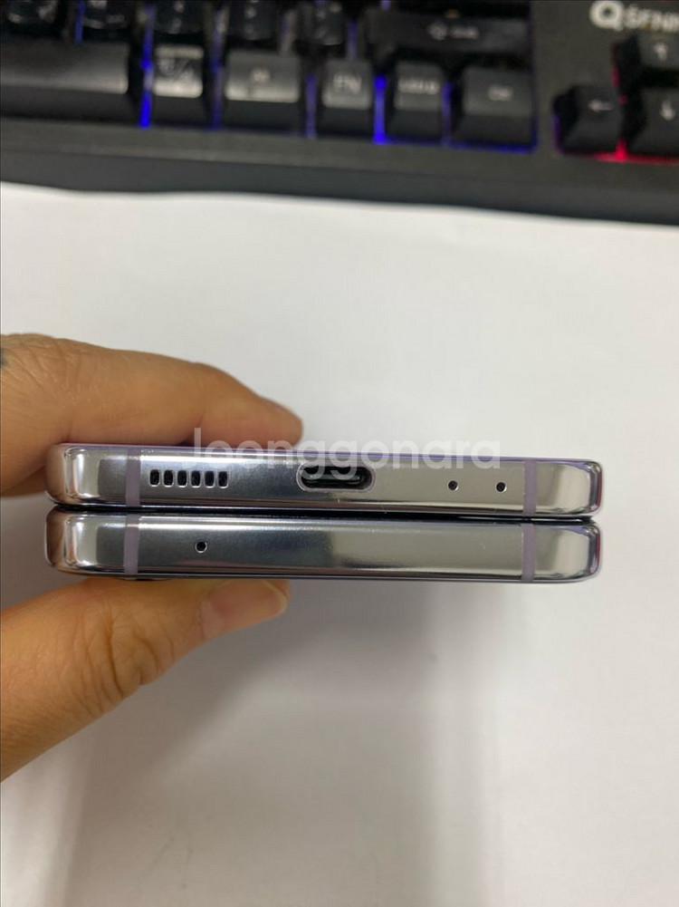 SK 갤럭시Z플립4 퍼플 외관AA급 256GB 무잔상급--8